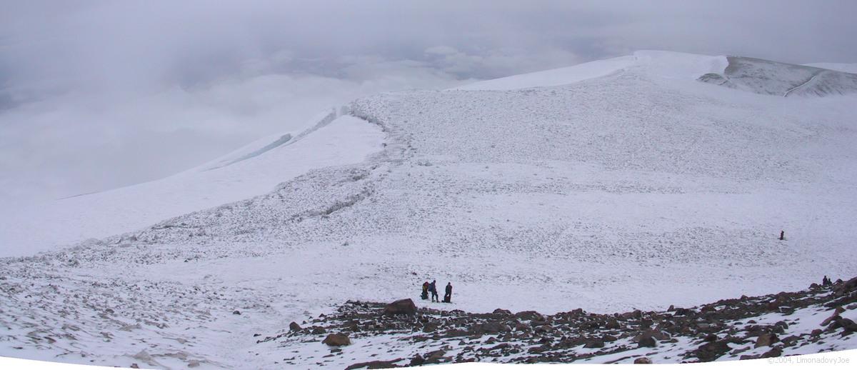 Pod falenm vrkem, Pikers Peak v pozad