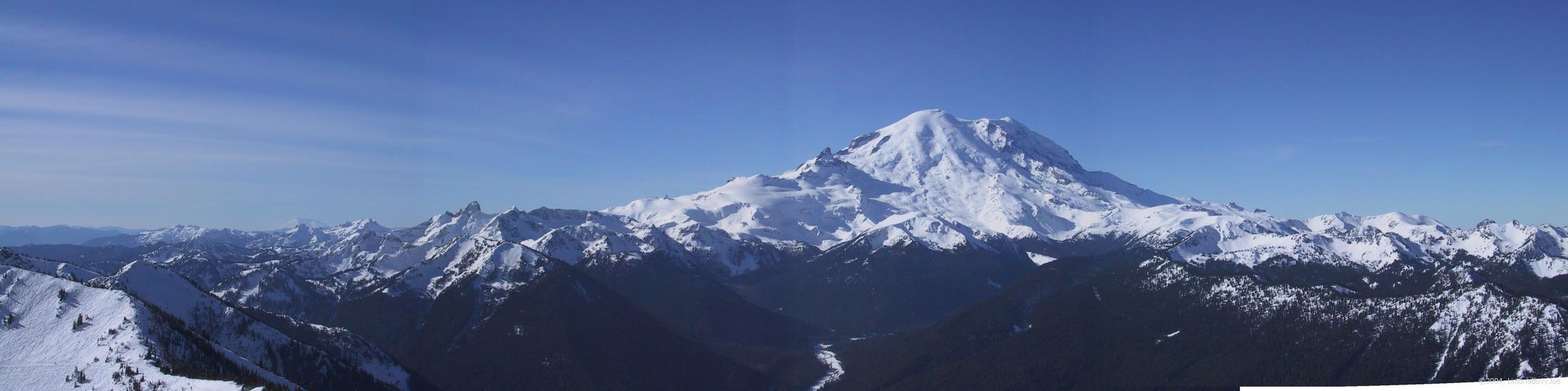 Zleva: Mt.St.Helens, Mt.Rainer